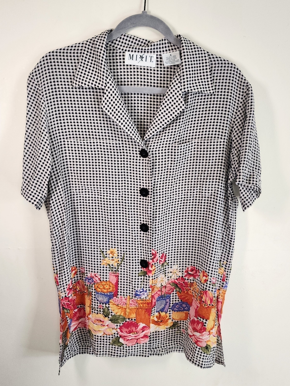 Vintage 100% Silk Button Up Blouse Size 4 Floral Multicolor Short Sleeve Summer